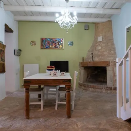 Eftrapelia Village Houses